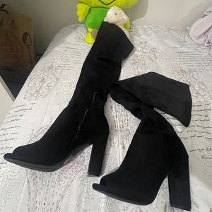 NEW Thigh-high Black Suede Boots Size 8 Peep-toe